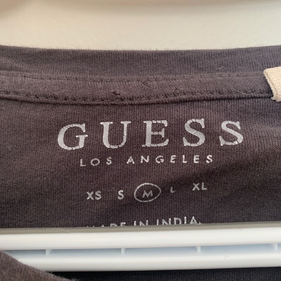 Y2K Guess tshirt - Picture 3 of 4